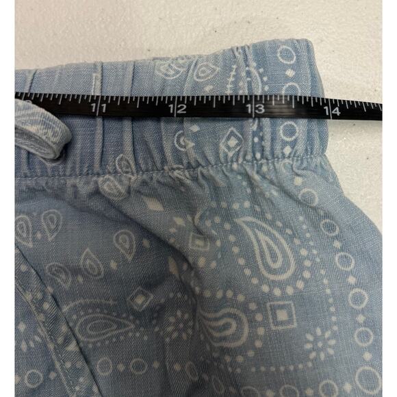 Tahari Women’s Fray Hem Drawstring Shorts Size Small Light Blue Ivory Bandana - Picture 8 of 10
